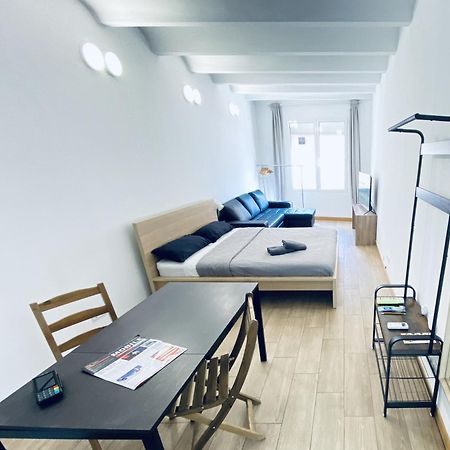 Ferienwohnung Apl Sants Lofts Bcn Fira Camp Nou Barcelona Exterior foto