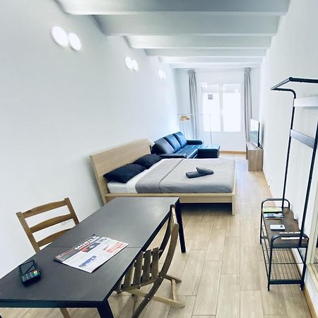 Ferienwohnung Apl Sants Lofts Bcn Fira Camp Nou Barcelona Exterior foto