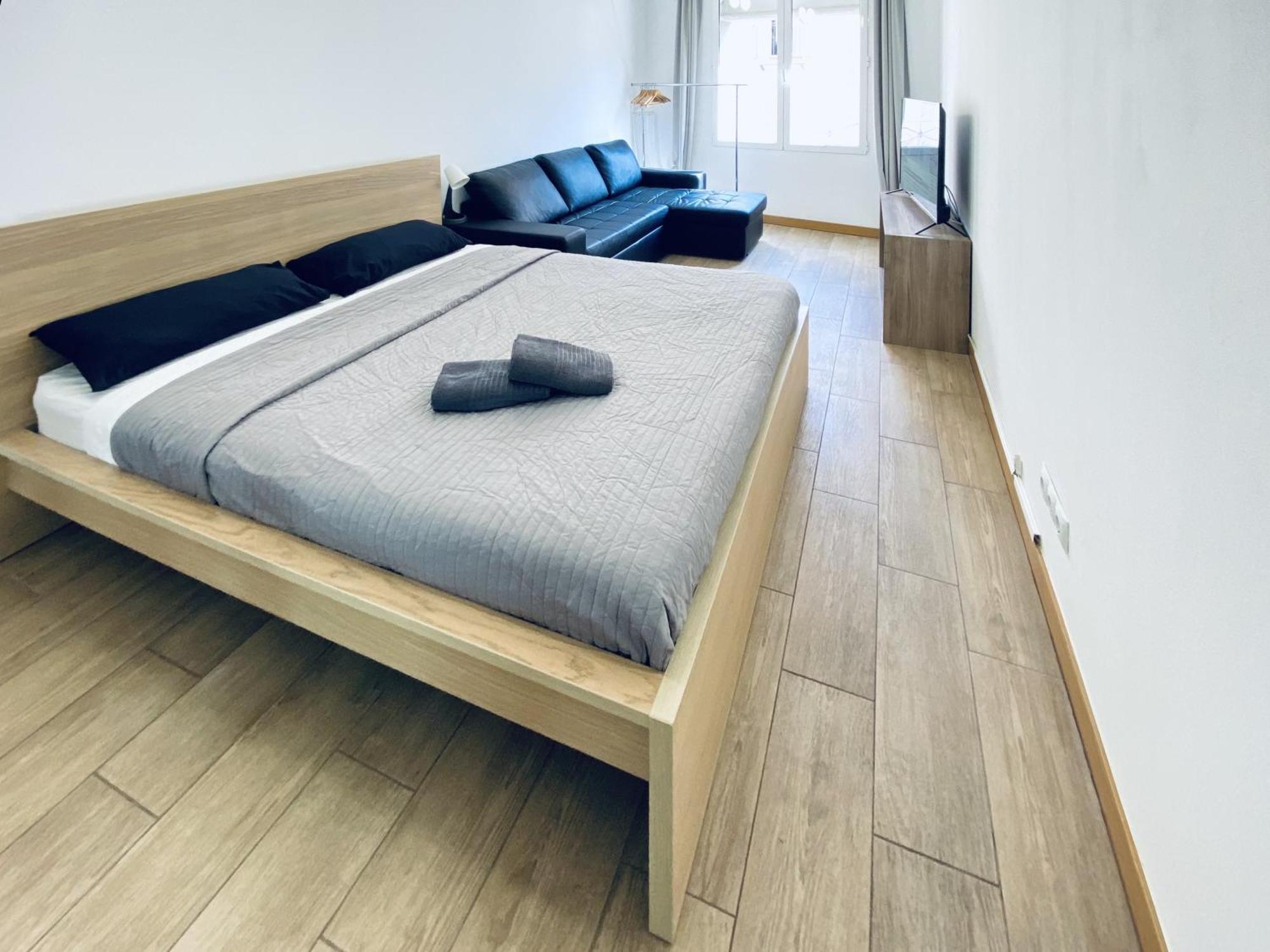 Ferienwohnung Apl Sants Lofts Bcn Fira Camp Nou Barcelona Exterior foto